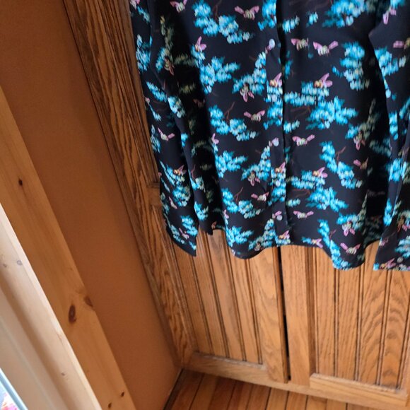 J Crew Blouse, size 14, floral with bees. EUC - Picture 11 of 11